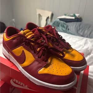 Nike Low-Top Sneakers - Maroon & Yellow